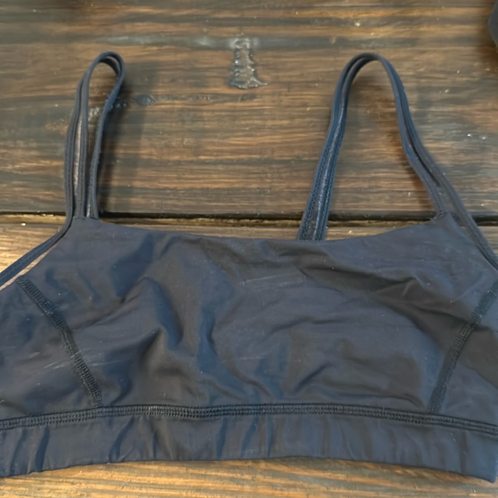 Lululemon sports bra